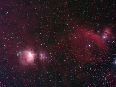 Der Pferdekopfnebel - ein Dunkelnebel (B33) vor einem Emissionsnebel (IC 434) und der Flammennebel (NGC 2024) im Orion