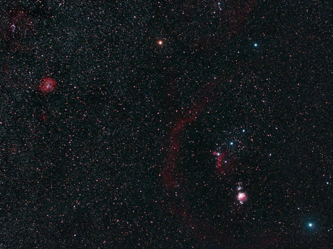 Barn.Loop — In der Ruhe nach dem Sturm gab es heute Nacht (13./14.11) einen längeren klaren Bereich. In diesem hielt ich mit der Star Adventurer/EOS 40D/ EF2.0/35mm Objektiv auf den Orion. Insgesamt 15 x 4 Minuten belichtet, bei 1600 ISO mit CLS-Filter.