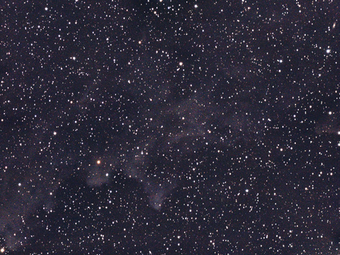 Hexenkopf — Der Hexenkopfnebel IC 2118 aufgenommen am 22.11.2017 von Niels. Mit dem Pentax 75/500 SDHF und der Canon EOS 40Da wurde das Bild 90 x 60 Sekunden bei 1600 ISO belichtet (auf Star Adventurer Montierung).