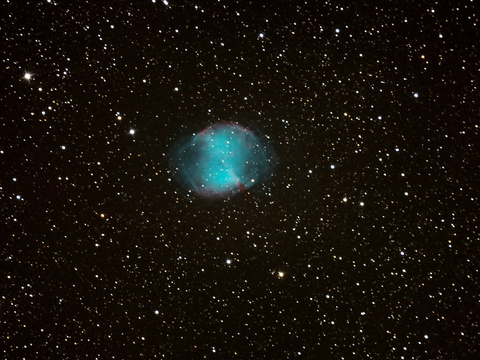 M 27 — Hantelnebel aufgenommen am 31.10.2021 am 14" RC mit 2840mm Brennweite. 11×4 min. EOS RP ISO 800. Es war ein erster Versuch eine Langzeitaufnahme zu machen. Der RC muss noch justiert werden. A. Schäfer