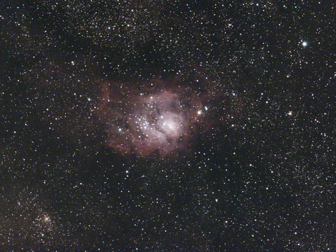 Lagune — Der Lagunennebel (M8) aufgenommen am 2./3.7.2025 von Niels mit dem Dwarf3 Smart Teleskop. Belichtung: 90x30 Sekunden bei Gain 60.