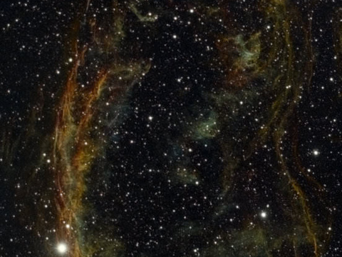 Der Cirrusnebel - ein Supernovaüberrest im Schwan (Cygnus)Autor: RobertLizenz: CC BY-NC-ND 4.0