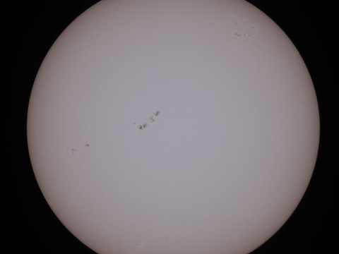Sonne 9.9. — Sonnenflecken am 9.9.2023. Aufnahme mit 140er APO der STW. 10 Bilder gestackt. Canon RP, A. Schäfer
