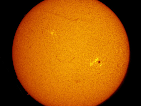 Sonne — Die Sonne, aufgenommen von Robert in Obercrinitz (22.Mai 2016).Autor: RobertLizenz: CC BY-NC-ND 4.0