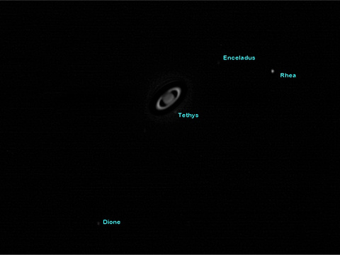 Saturn — Saturn mit einigen Monden aufgenommen von Niels in Celle am 30.5.2016. Titan war außerhalb des Bildfeldes. Aufnahme mit einer ALCCD 5/II am Meade LX 10, 20x 1s und 330 x 16ms belichtet.
