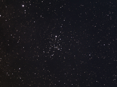 M 6 — M6 am 23.6.2022 um 0:48 Uhr aufgenommen von Niels. Teleskop; Pentax 75/500 SDHF, Kamera: ASI 294 MCPro, Belichtung: 50 x 20 Sekunden bei Gain 400 und -15°C Chiptemperatur + Darks und Flats